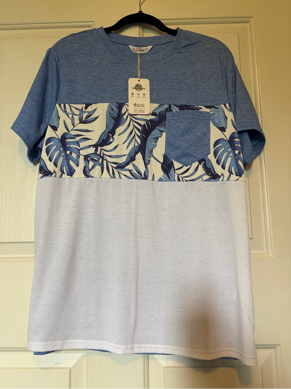 PatPat Short Sleeve T-Shirt Mens Large Colorblock Blue & White Tropical Tee NWT
